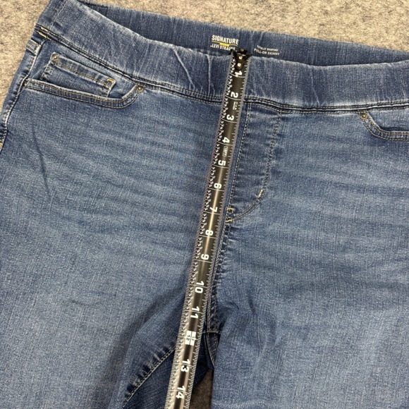 Signature by Levi Strauss Women's Totally Shaping Pull On Skinny Jeans Size 20M - Picture 9 of 12